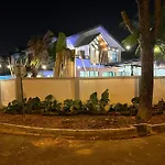 The Viista Retreat 6 Bedrooms With Private Pool