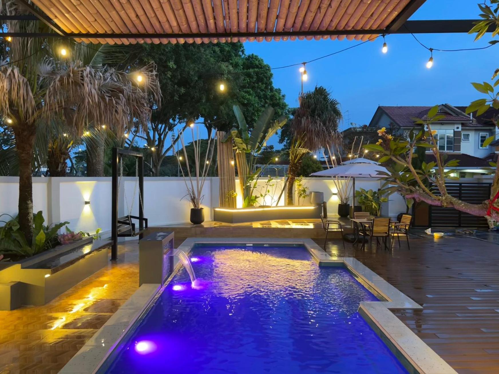 Rumah liburan The Viista Retreat 6 Bedrooms With Private Pool